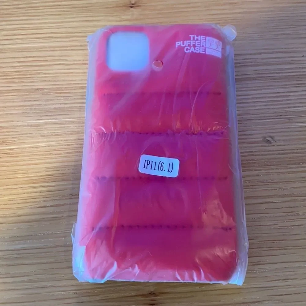Puffer Case for IPhone 11 NWT
